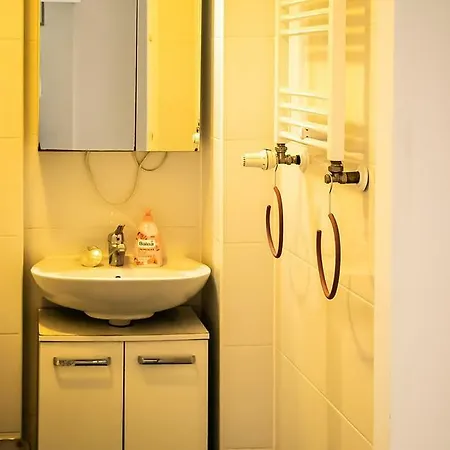 Apartment 3 *